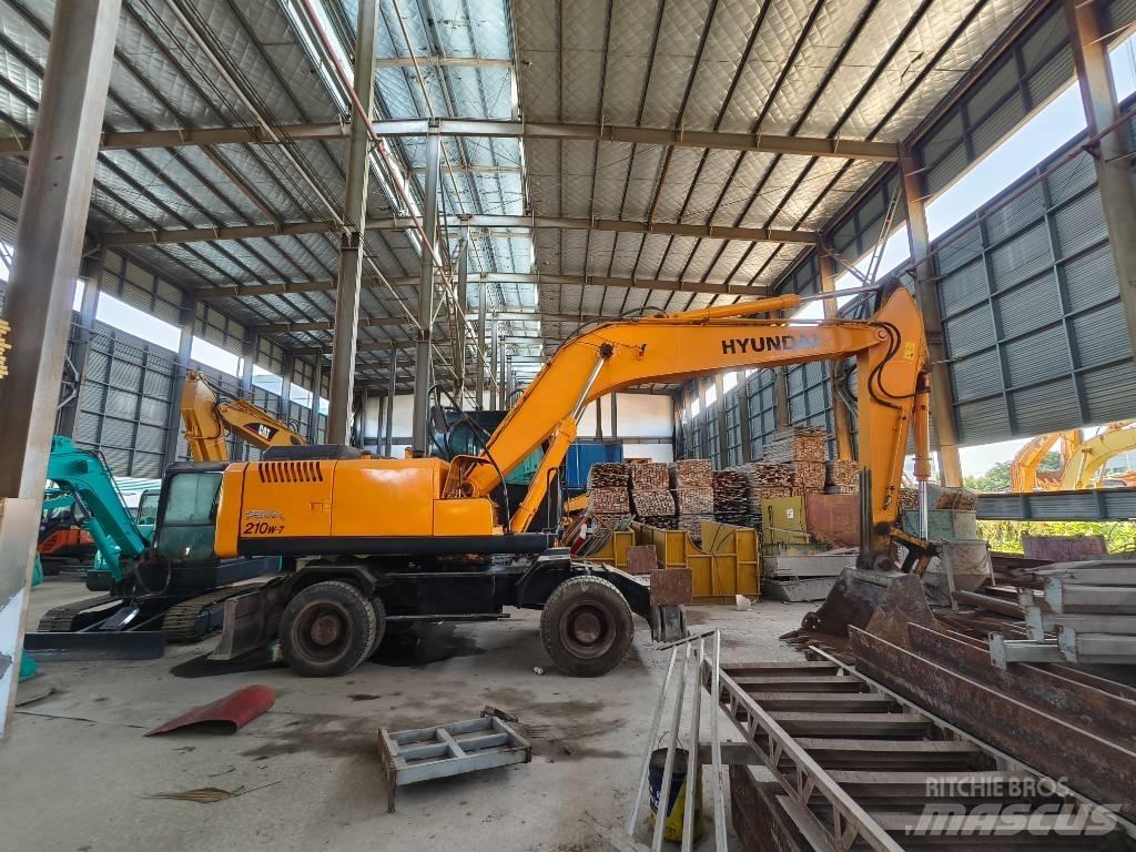 Hyundai R210w-7 Колесни екскаватори