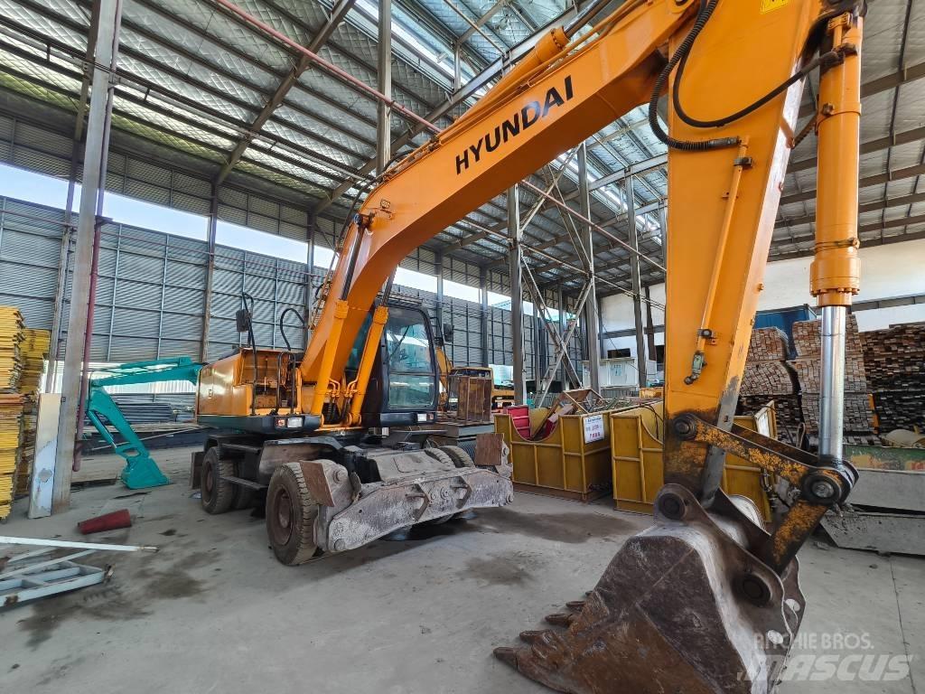 Hyundai R210w-7 Колесни екскаватори