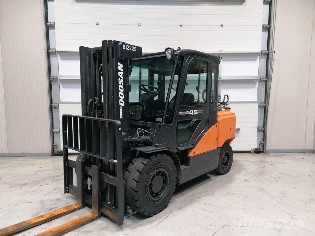 Doosan G45SC-7 Камиони с АГУ