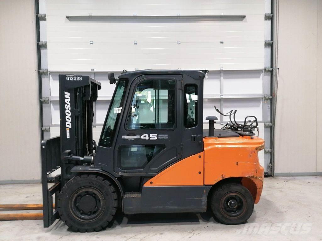Doosan G45SC-7 Камиони с АГУ