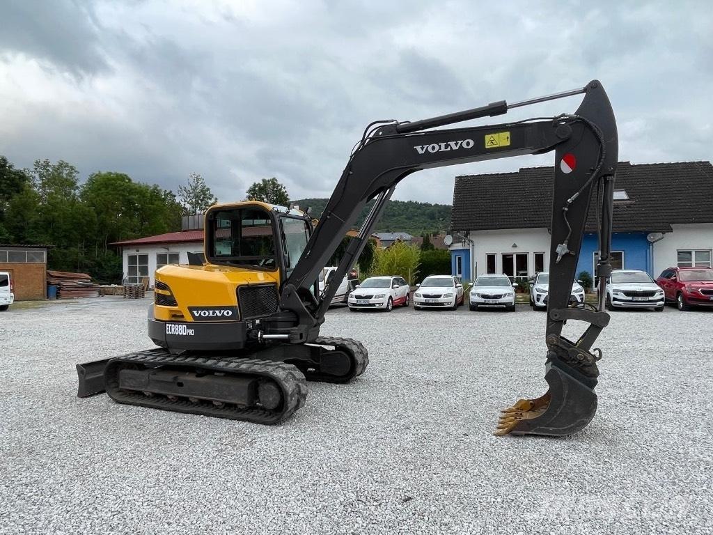 Volvo ECR88D Средни екскаватори 7т - 12т