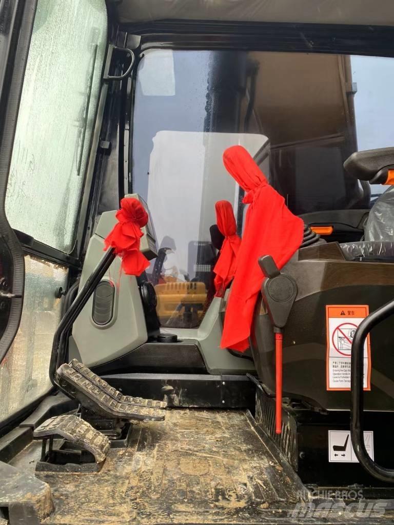 Sany 215C Верижен екскаватор