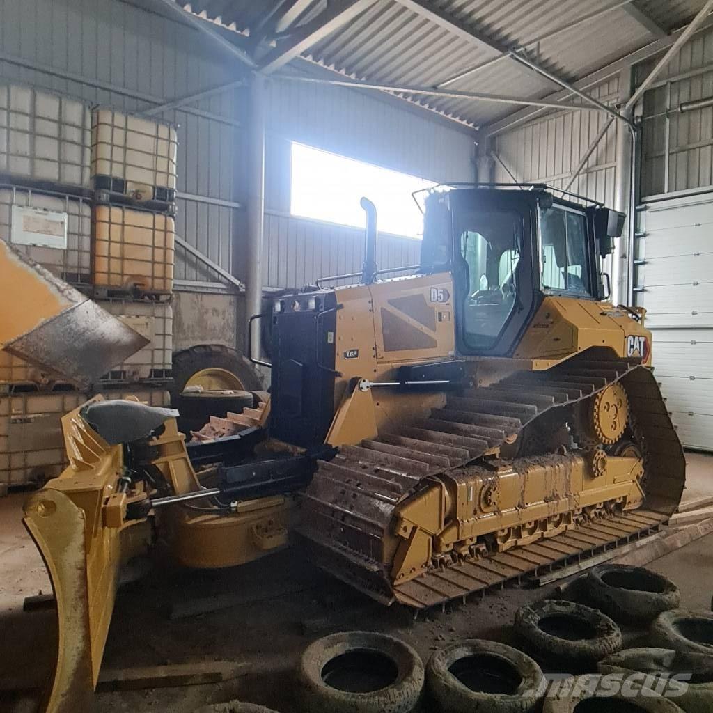 CAT D 5 LGP Верижни булдозери
