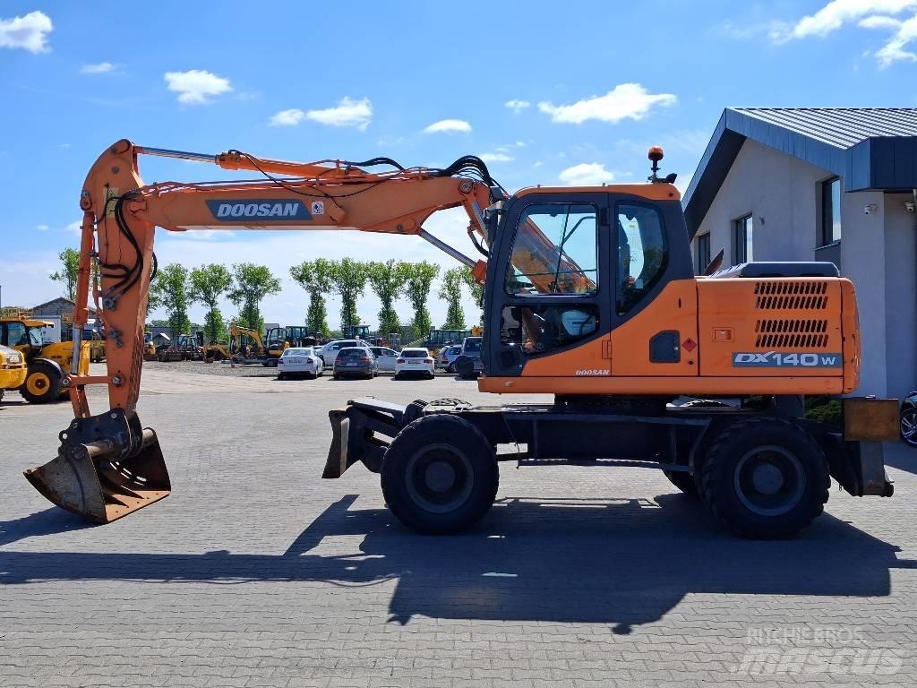 Doosan DX 140 W-3 Колесни екскаватори