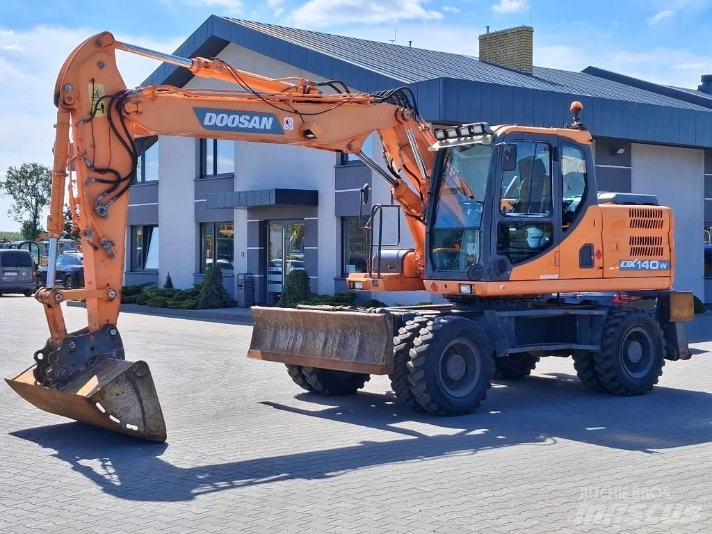 Doosan DX 140 W-3 Колесни екскаватори