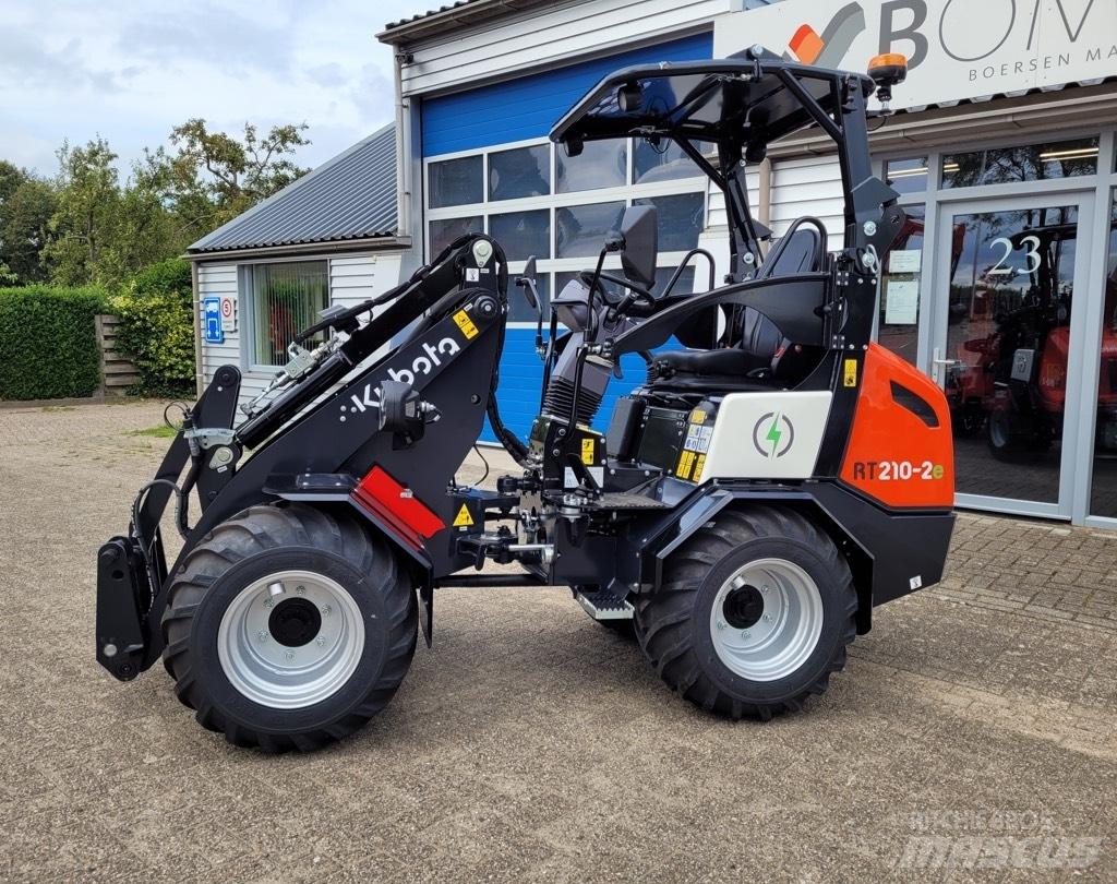 Kubota RT210-2E Колесни товарачи