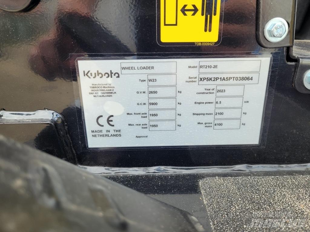Kubota RT210-2E Колесни товарачи