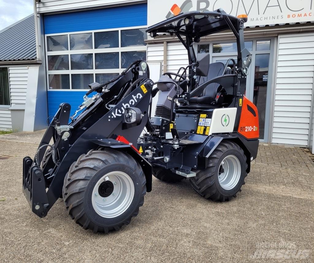 Kubota RT210-2E Колесни товарачи