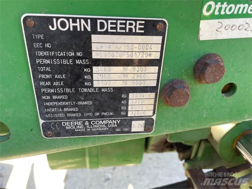 John Deere 5820 Трактори