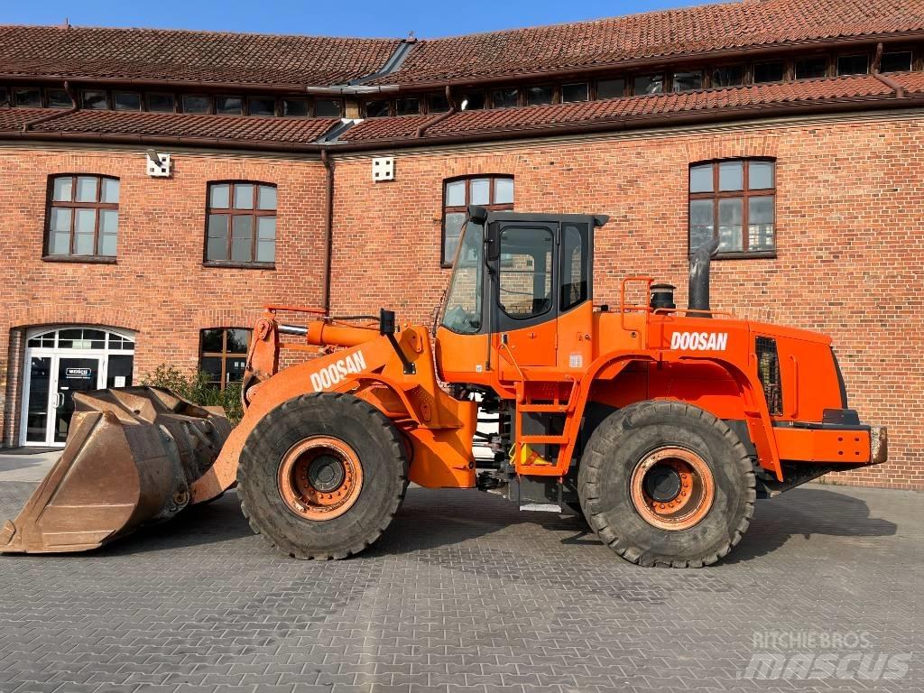 Doosan DL 300 Колесни товарачи