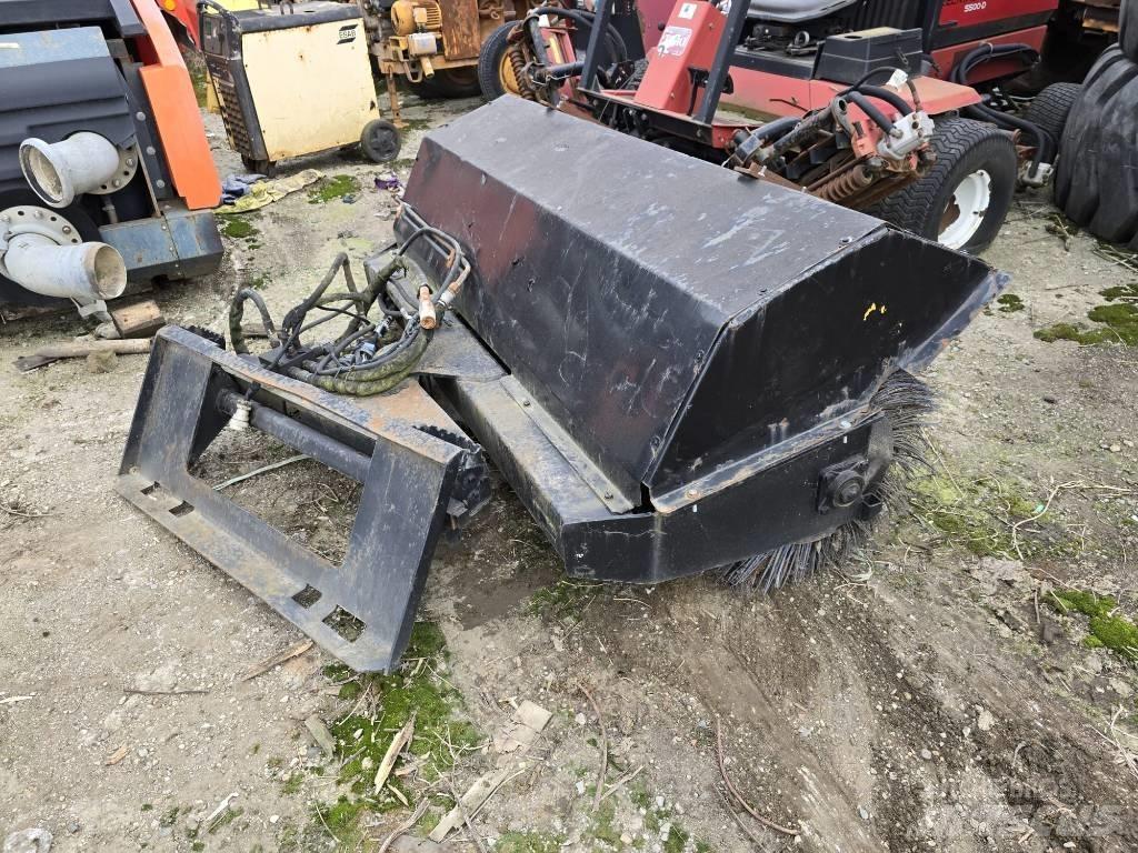 Bobcat Bobcat Автоматични метачки с четки