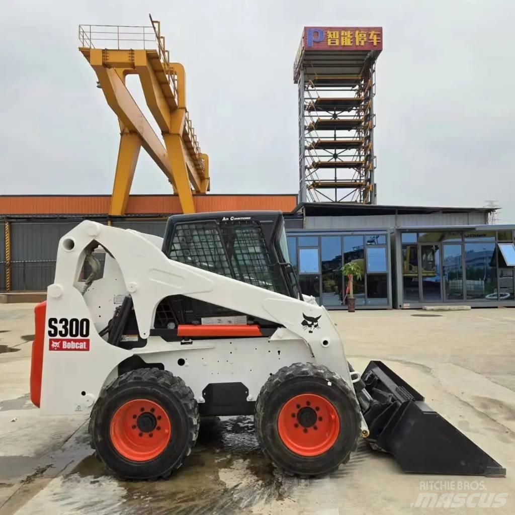 Bobcat S 300 Мини товарачи
