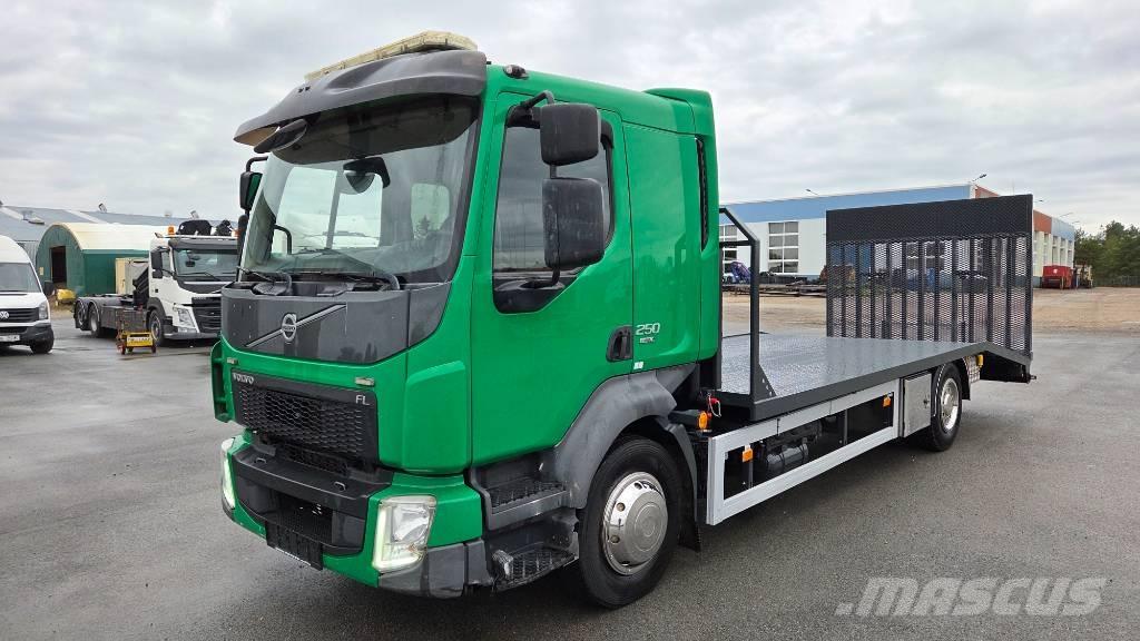 Volvo FL250 4X2 Бордови камион / автолебедка