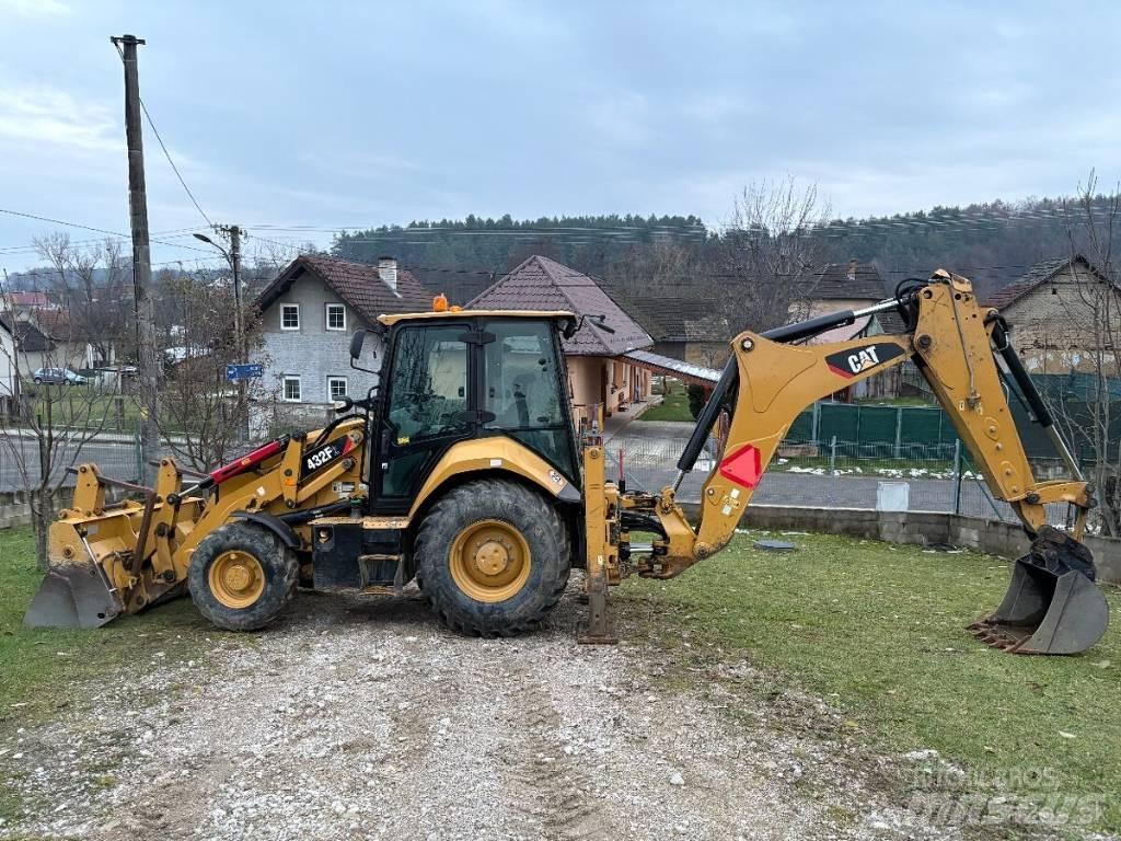 CAT 432 F Товарач със заден ексватор