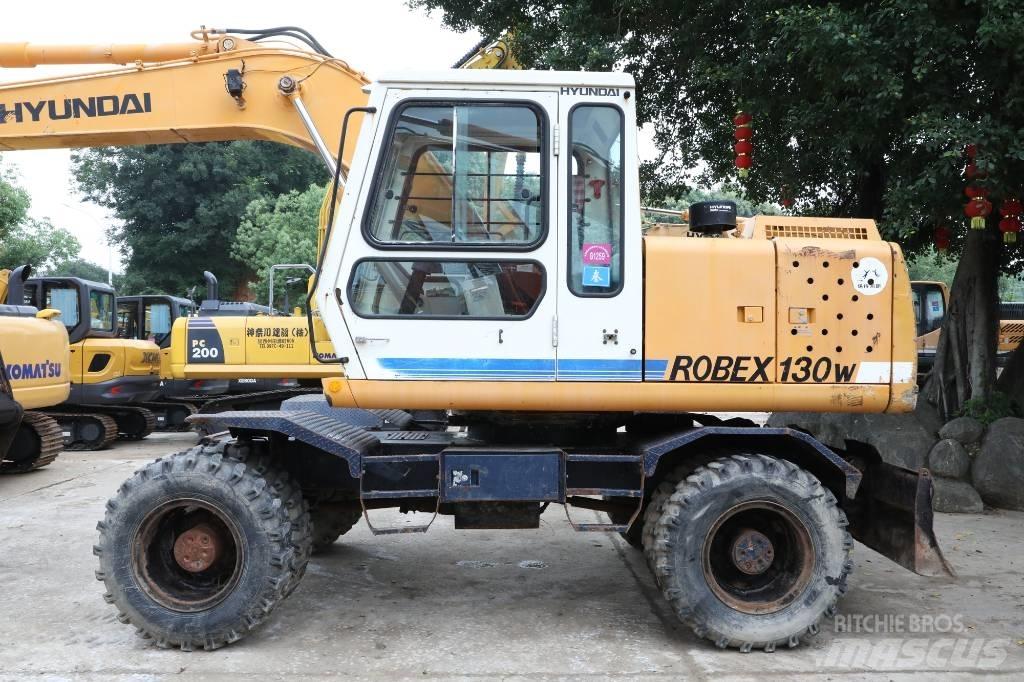 Hyundai Robex 130 W Колесни екскаватори