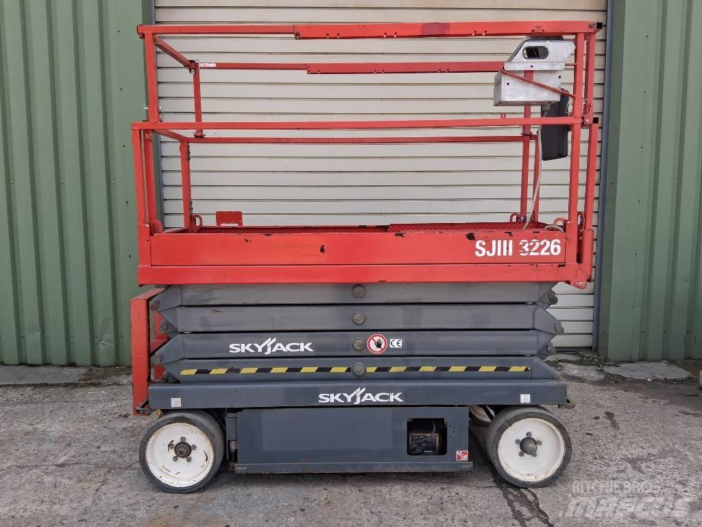 SkyJack SJ III 3226 Ножични работни платформи
