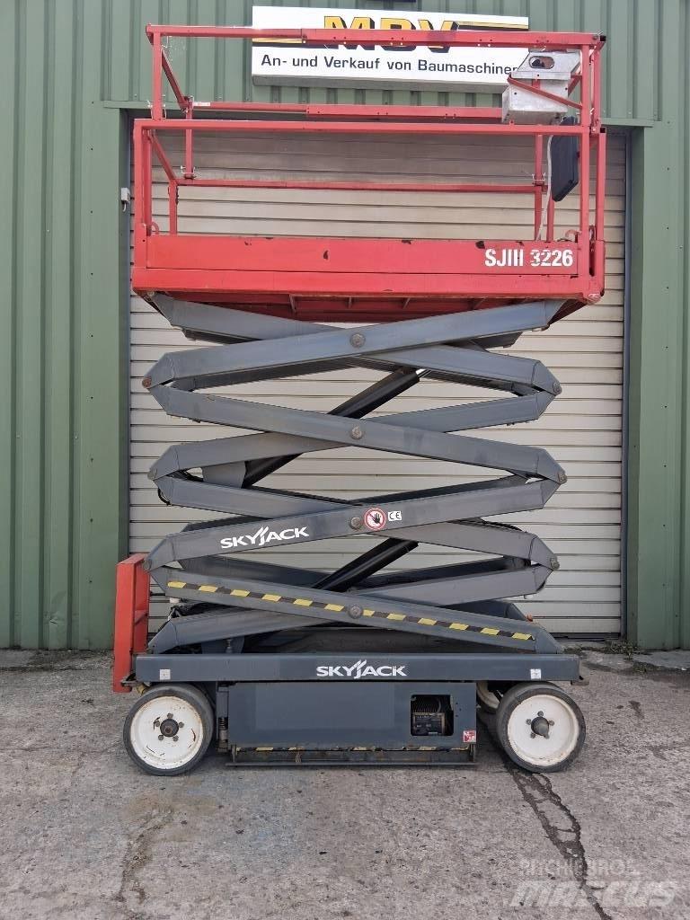 SkyJack SJ III 3226 Ножични работни платформи
