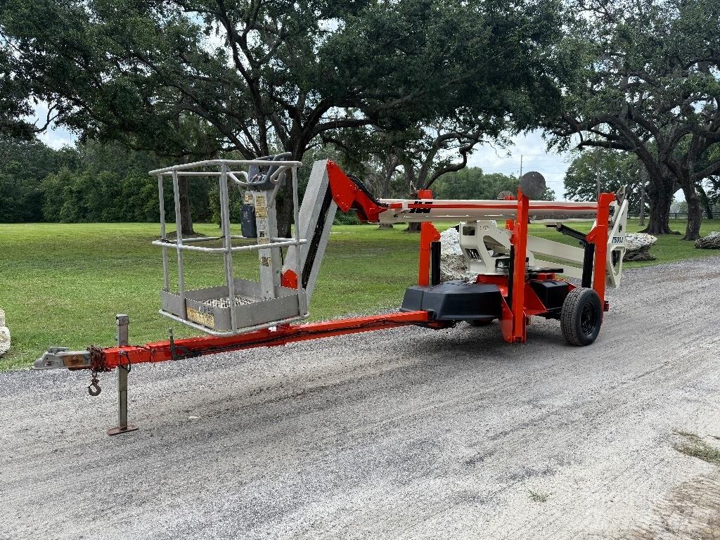JLG T 500 J Моторизирани платформи с ремарке
