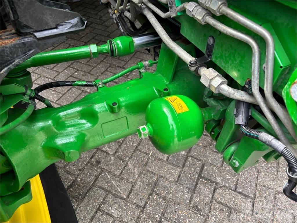 John Deere 6215R Трактори