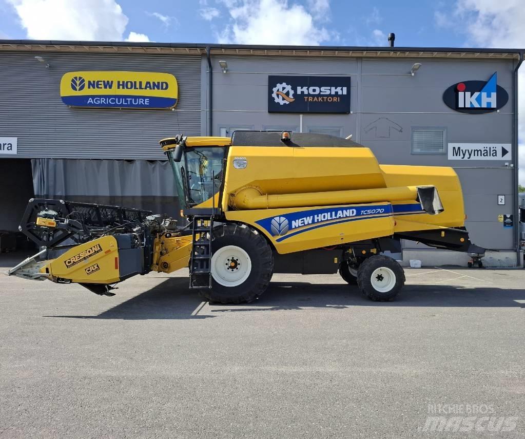 New Holland TC 5070 Комбайни