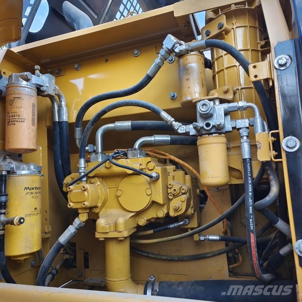 CAT 320 D Верижен екскаватор
