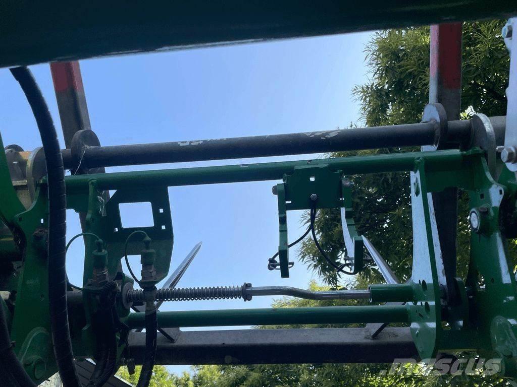 John Deere 6120 M Трактори