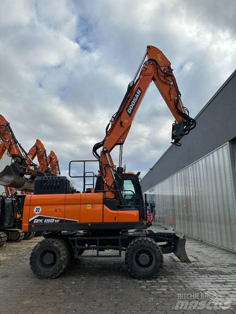Doosan DX 190 W-7 Колесни екскаватори