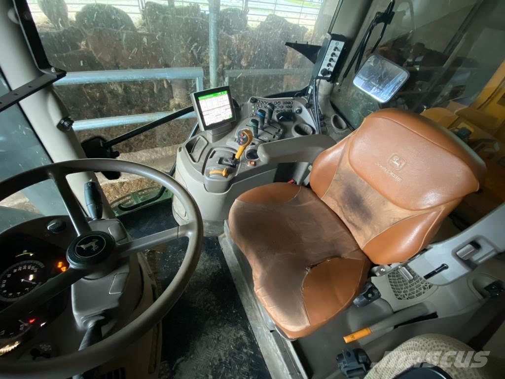 John Deere 6120R Трактори
