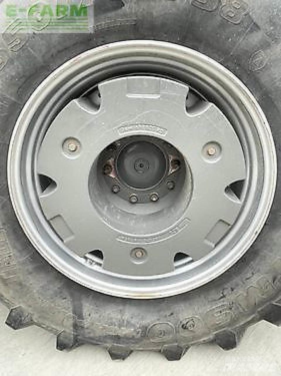 Fendt 724 vario Трактори