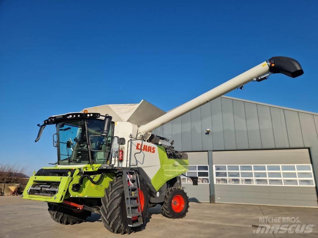 CLAAS Trion 750 Комбайни
