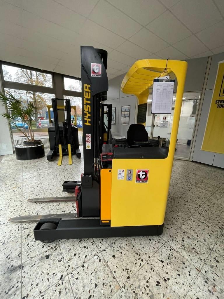 Hyster R 1.4 Ретрак/ Високоповдигач с изместване на вилката напред