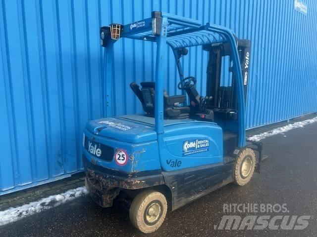 Yale ERP 35 Електрически вилични кари-повдигачи