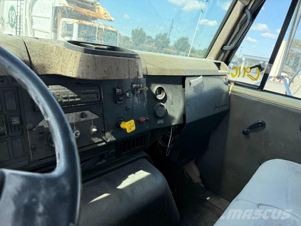 International 2574 Камиони за отпадъци