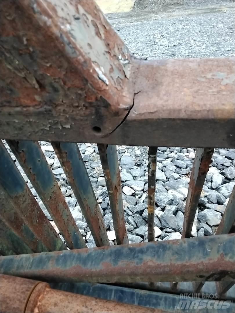 Valmet 860 Други компоненти