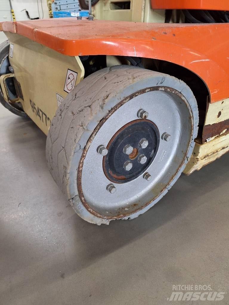 JLG Toucan 10 E Вертикални мачтови повдигачи
