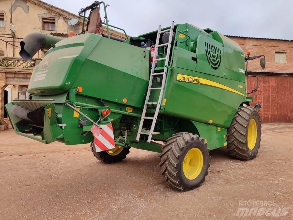 John Deere W 440 Комбайни