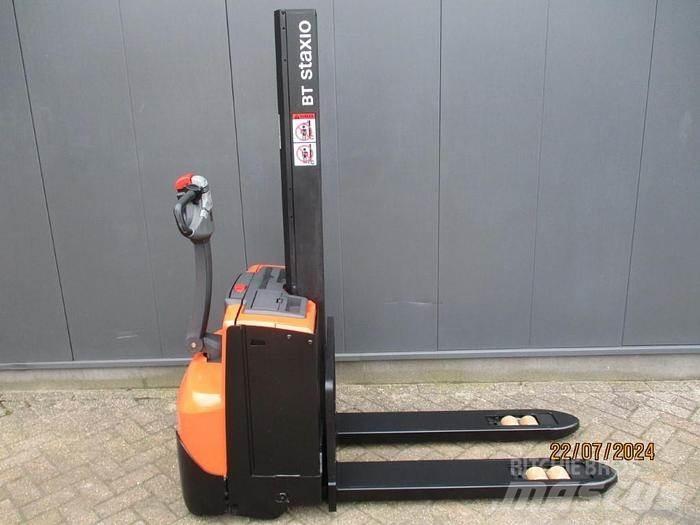BT SWE 080L Колички високоповдигачи с теглич