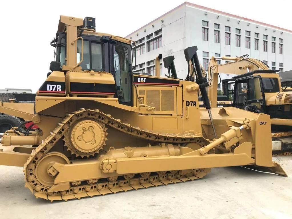 CAT D 7 R Верижни булдозери
