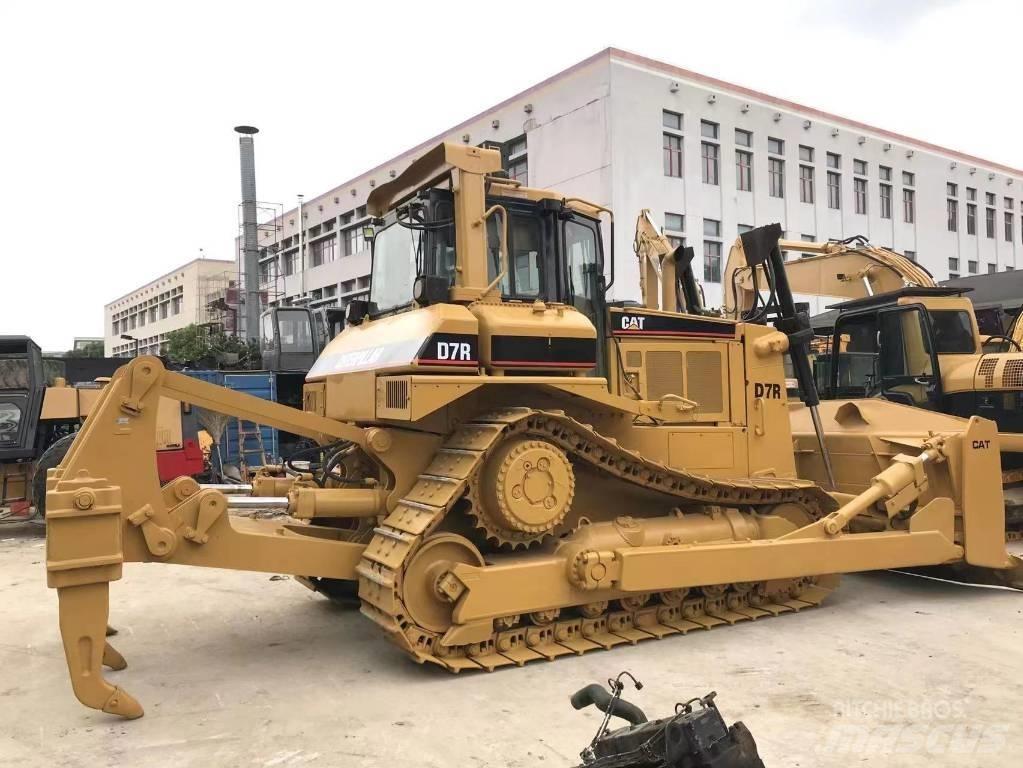 CAT D 7 R Верижни булдозери
