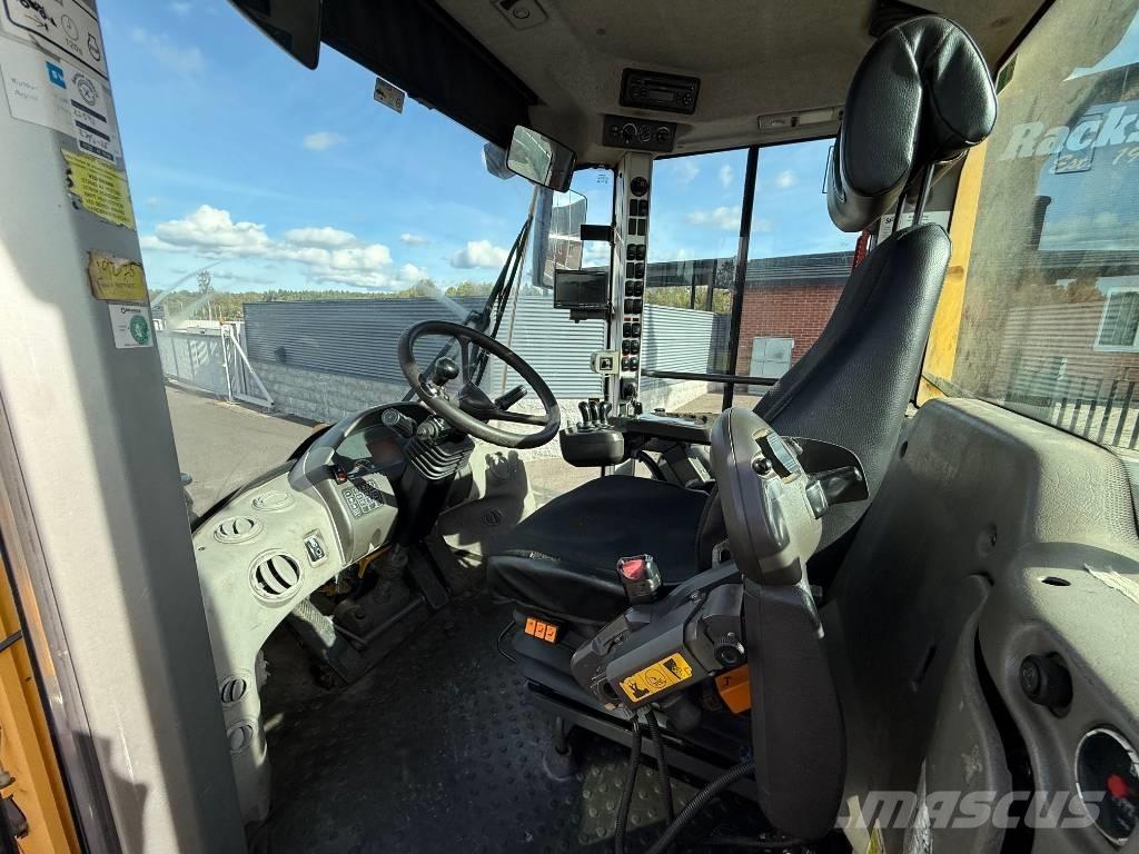 Volvo L 120 F Колесни товарачи