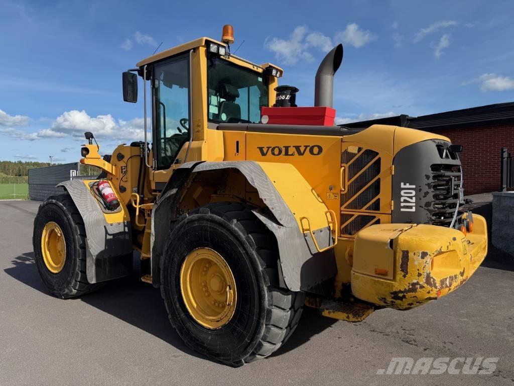 Volvo L 120 F Колесни товарачи