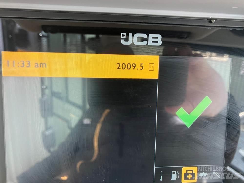 JCB 411 Колесни товарачи