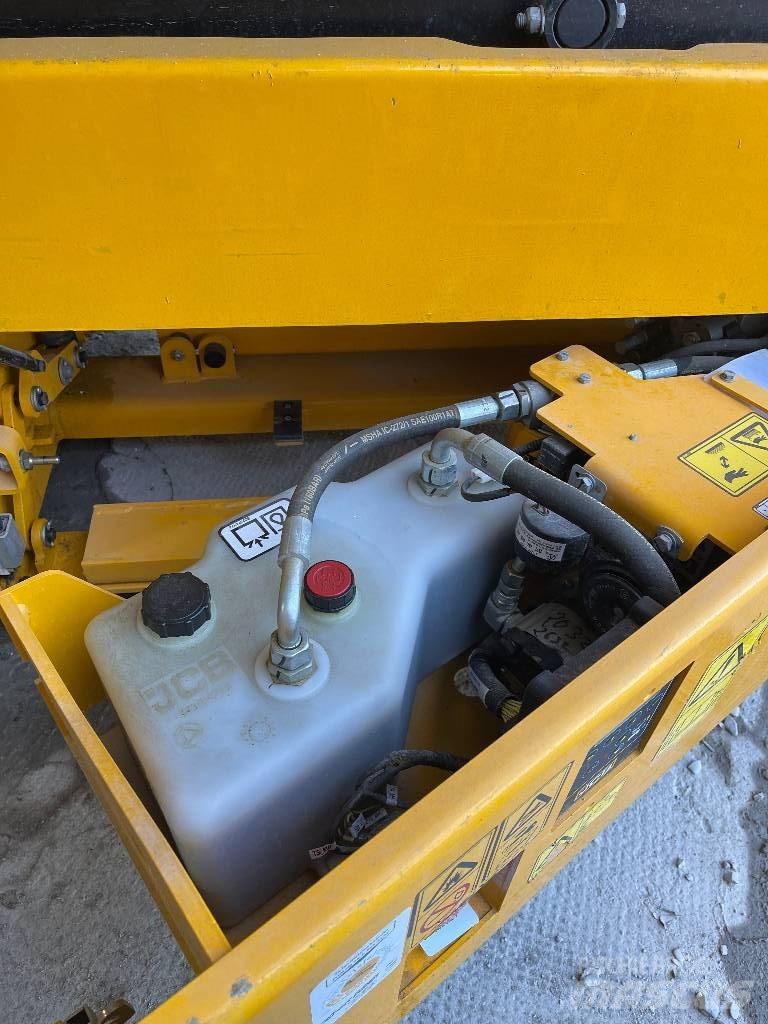 JCB S 2032 E Ножични работни платформи