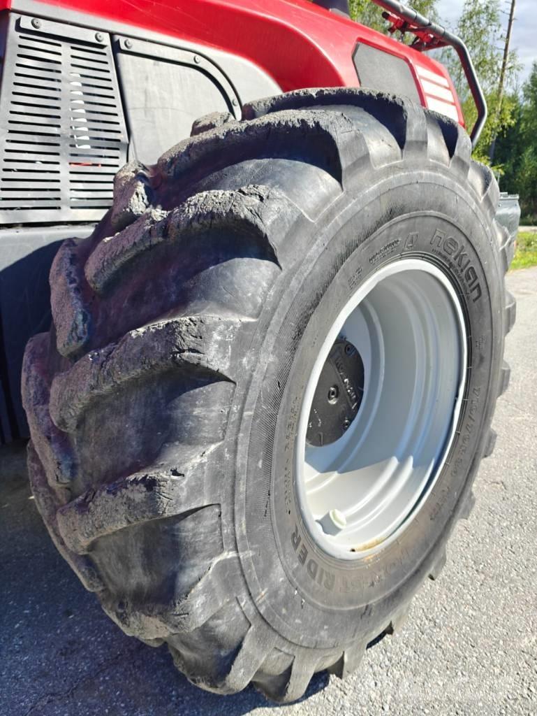Komatsu 951 Харвестери