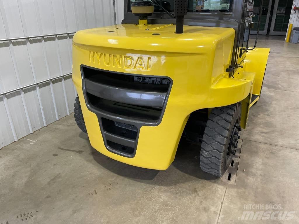 Hyundai 70 D-7 A Вилични кари-повдигачи - други