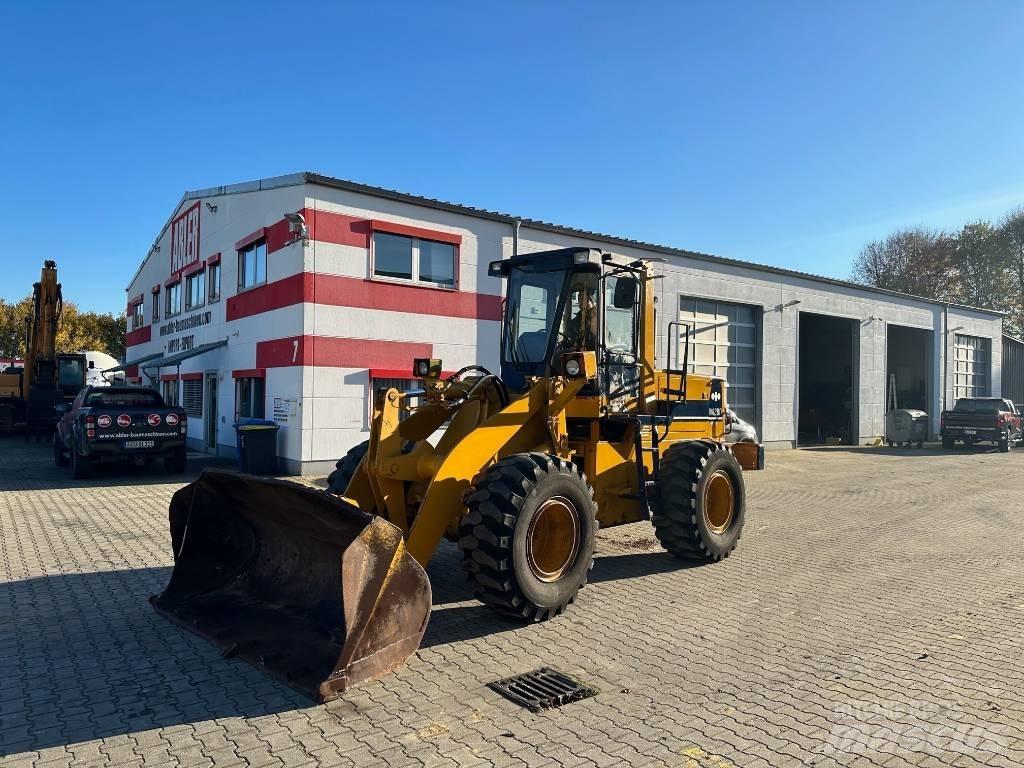 Komatsu WA200 Колесни товарачи