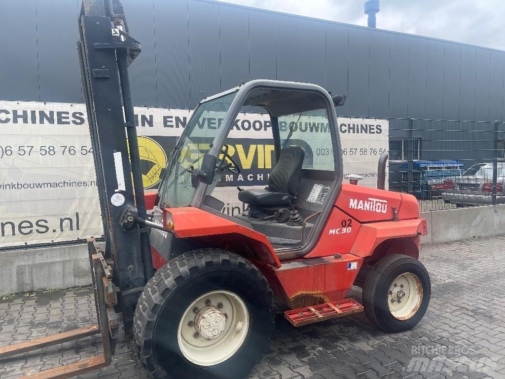 Manitou MC 30 Камиони за херавни местности
