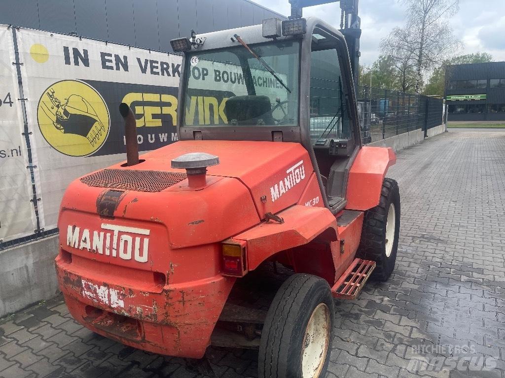 Manitou MC 30 Камиони за херавни местности