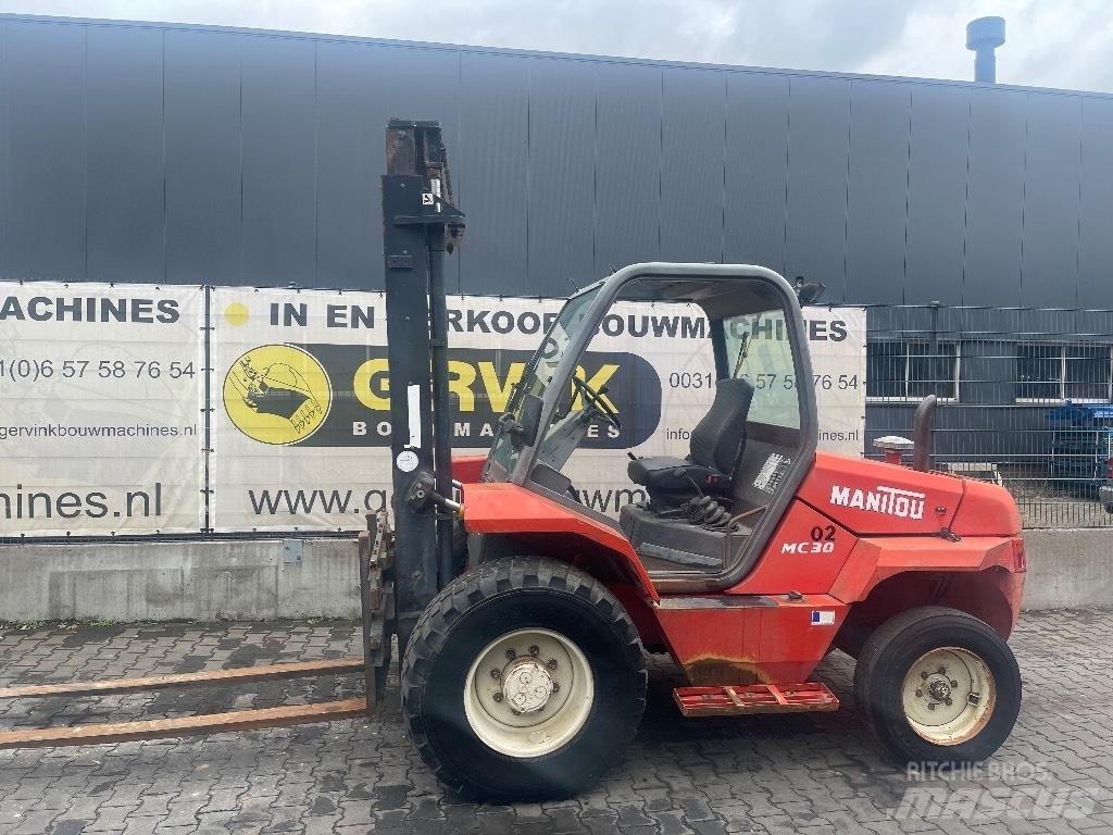 Manitou MC 30 Камиони за херавни местности