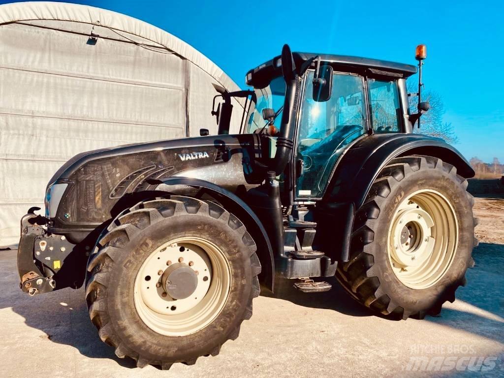 Valtra T 203 Трактори